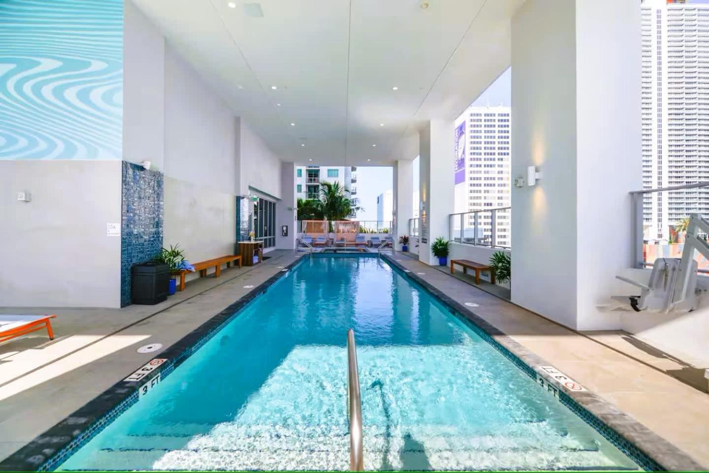 Апартаменты Heart Of Downtown Miami Studio Pool & Gym Экстерьер фото