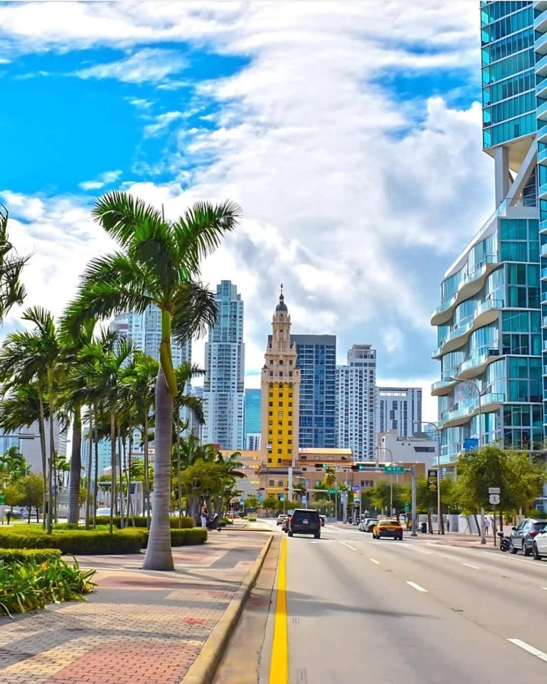 Апартаменты Heart Of Downtown Miami Studio Pool & Gym Экстерьер фото